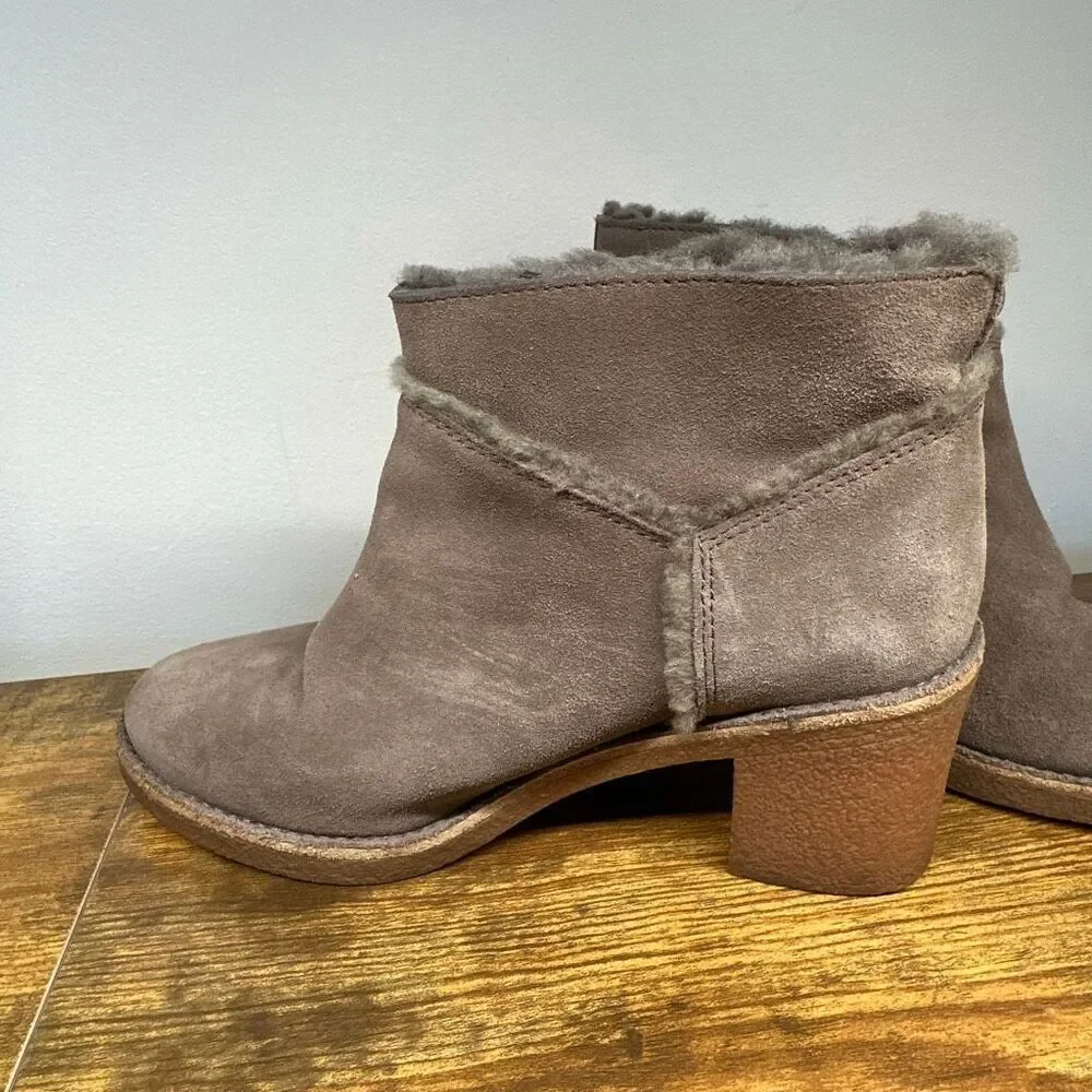UGG  Kasen Booties 7.5 Suede‎ Grey Fur Lined Ankle Boots Women’s